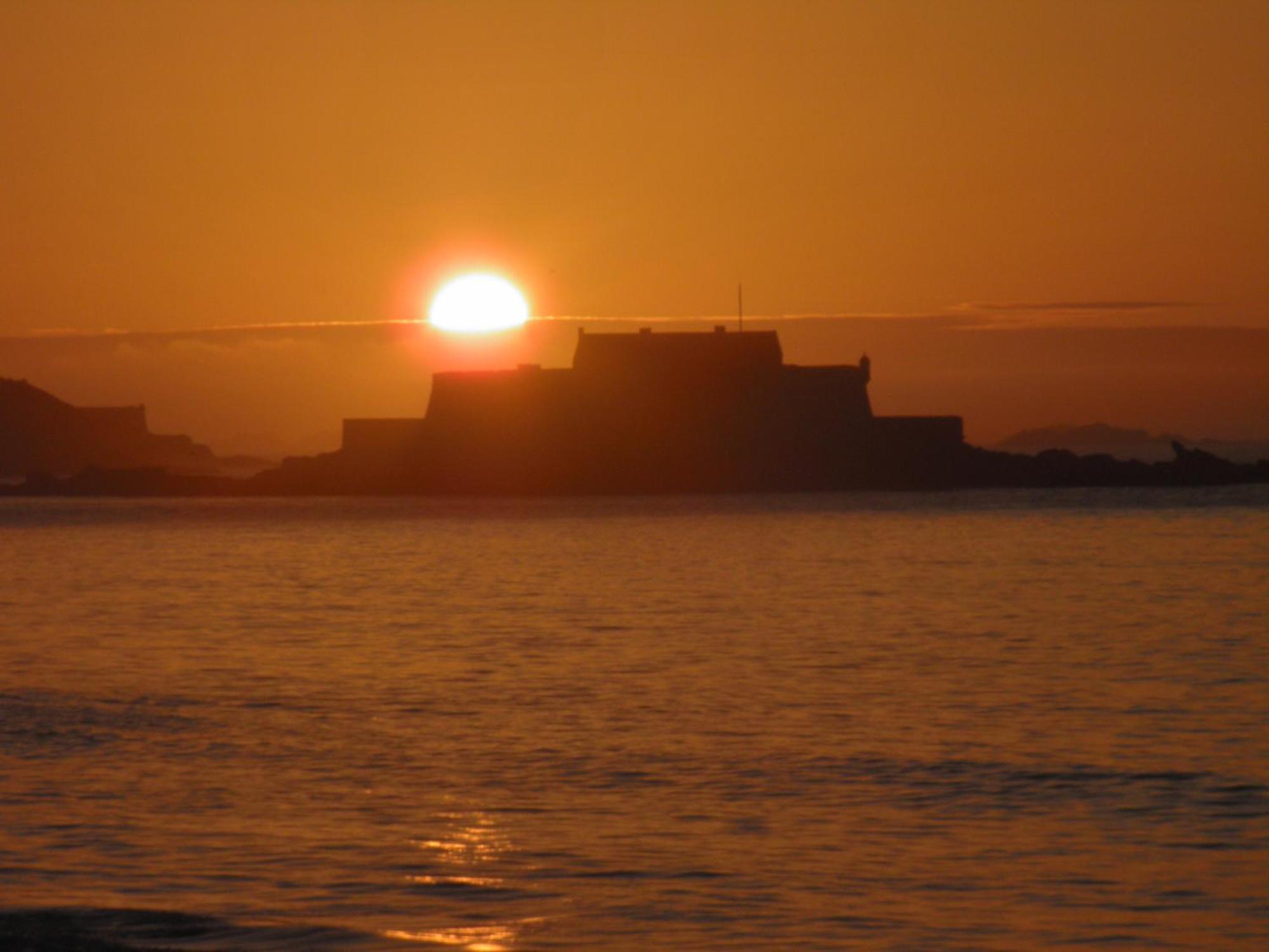 Hotel Le Jersey Saint-Malo Bagian luar foto